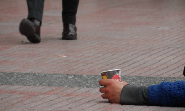 Στοιχεία-σοκ της Eurostat: 2,7 εκατ. Έλληνες ζουν μέσα στη φτώχεια και την εξαθλίωση