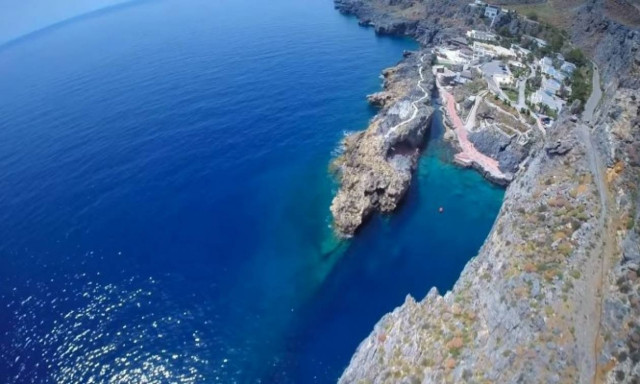 Το κρυμμένο… πειρατικό φιορδ που βρίσκεται στην Κρήτη (vid)