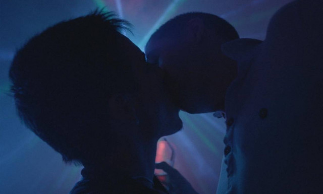 Αυτή είναι η νέα «μόδα» στο σεξ: Δείτε πώς το κάνουν επί δέκα συνεχόμενες ημέρες! (video)