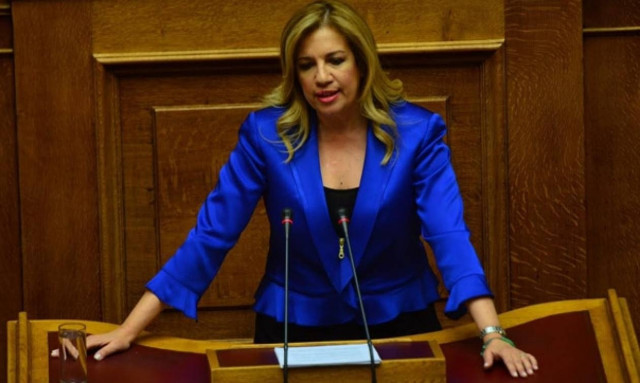 Γεννηματά σε κυβέρνηση: «Κατεβάστε την παράσταση αυτή πριν η κωμωδία εξελιχθεί σε νέα τραγωδία»