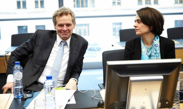 Επιμένει ο Τόμσεν: Μέτρα 8,1 δισ. ευρώ, μείωση χρέους με νέο πρόγραμμα!