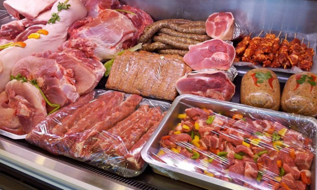 Γαλοπούλα και λουκάνικα στο τραπέζι των Ελλήνων