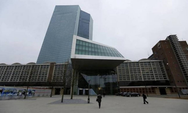 Eνίσχυση νομισματικής στήριξης της Ευρωζώνης από την ΕΚΤ