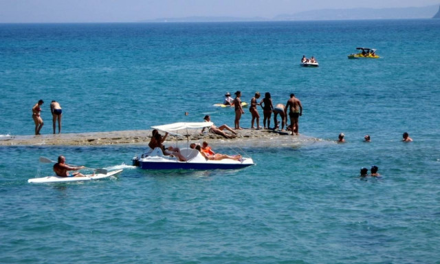 Επιμένει ο καύσωνας – Δείτε σε ποιες περιοχές θα χτυπήσει «κόκκινο» η θερμοκρασία (pics)
