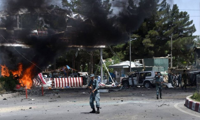 Αφγανιστάν: Τουλάχιστον 28 οι νεκροί από την ισχυρή έκρηξη που συγκλόνισε την Καμπούλ (Pics & Vids)