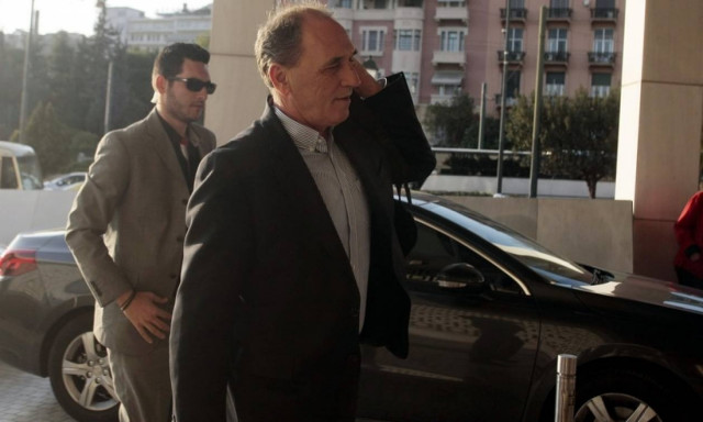 Κόκκινα δάνεια: Συνεχίζονται το πρωί οι διαπραγματεύσεις θεσμών-Σταθάκη