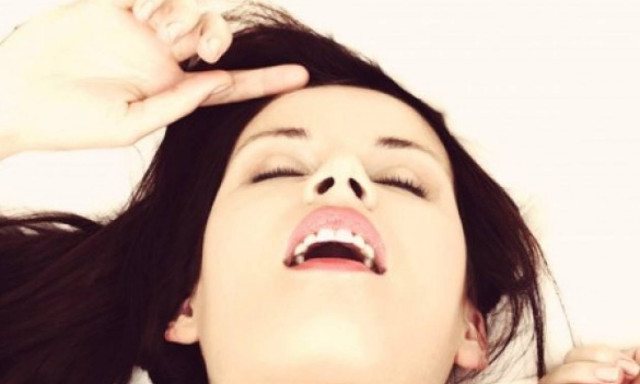 Οχτώ... ένοχα πράγματα που όλες σκεφτόμαστε όταν μας κάνουν στοματικό