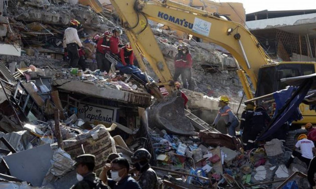 Ισημερινός: Στους 525 ανήλθαν οι νεκροί από τον φονικό σεισμό των 7,8 βαθμών (pics+vid)