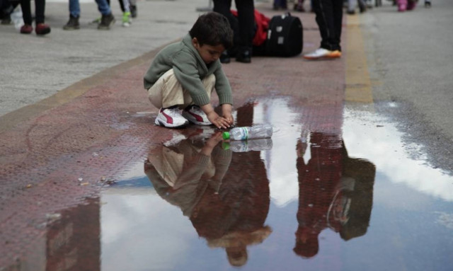Λιμάνι Πειραιά: Εργασίες απολύμανσης στην -άδεια πια από πρόσφυγες- πύλη Ε-2