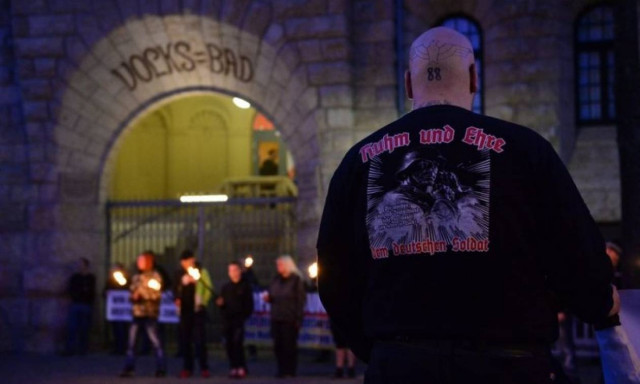 Σοβαρά επεισόδια ανάμεσα σε νεοναζί και αντιφασίστες την ημέρα γενεθλίων του Χίτλερ (Pics & Vid)