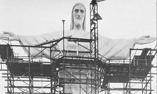 Εντυπωσιακό: 13 μοναδικές φωτογραφίες από δημοφιλή αξιοθέατα υπό... κατασκευή!