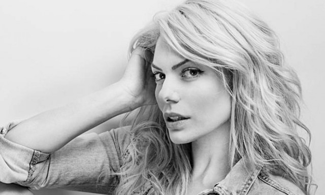 Αυτή είναι η ομορφότερη παρουσιάστρια στην ελληνική τηλεόραση (photos)