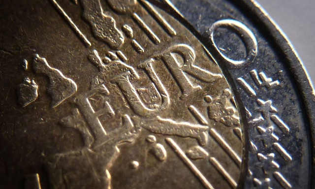 «Ακροβατικά» και εφευρέσεις για τη θέσπιση των έκτακτων μέτρων