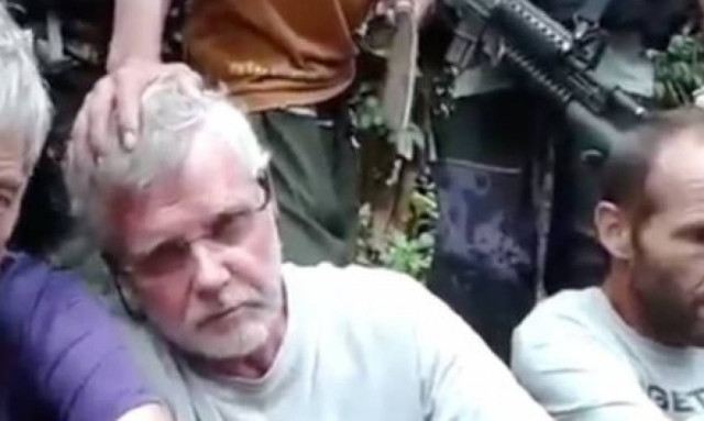 Σοκ: Καναδός όμηρος αποκεφαλίστηκε από ισλαμιστές στις Φιλιππίνες