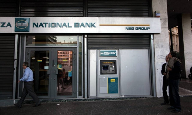 Reuters: Ρευστότητα για τις ελληνικές τράπεζες όταν κλείσει η αξιολόγηση