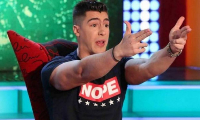 «Κλαίει» ο… Μπαμπινιώτης: Το ανορθόγραφο ξέσπασμα του «αγάπη μόνο» μέσω facebook (photo)