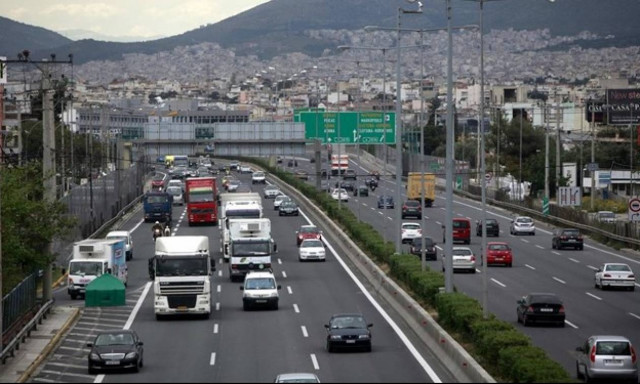 Ξεκίνησε η έξοδος των εκδρομέων – Αυξημένη η κίνηση σε λιμάνια και εθνικές οδούς