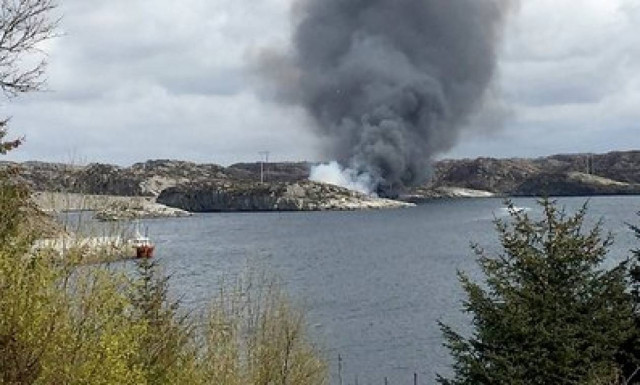 Ελικόπτερο συνετρίβη στη Νορβηγία - Άνθρωποι στη θάλασσα