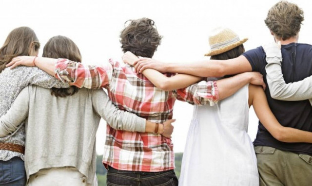 Όσοι έχουν φίλους, αντέχουν περισσότερο το σωματικό πόνο