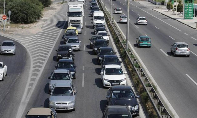 Πάσχα 2016: Αδειάζει η Αθήνα – Συνεχίζεται η έξοδος των εκδρομέων