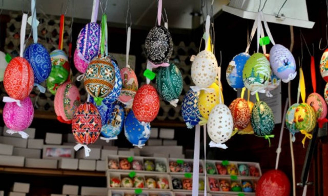 Εορταστικό ωράριο: Πότε θα είναι ανοιχτά τα καταστήματα το Μ. Σάββατο - Πότε ξεκινούν οι εκπτώσεις