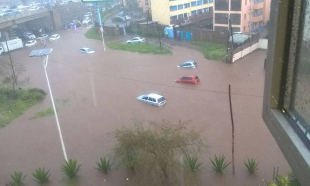 Κένυα: Κατέρρευσε εξαώροφο κτίριο – Φόβοι για πολλούς παγιδευμένους (video)