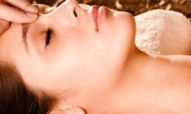 Βρείτε αυτό το σημείο πάνω σας και πιέστε το για δύο λεπτά. Θα πάθετε πλάκα με αυτό που θα συμβεί!