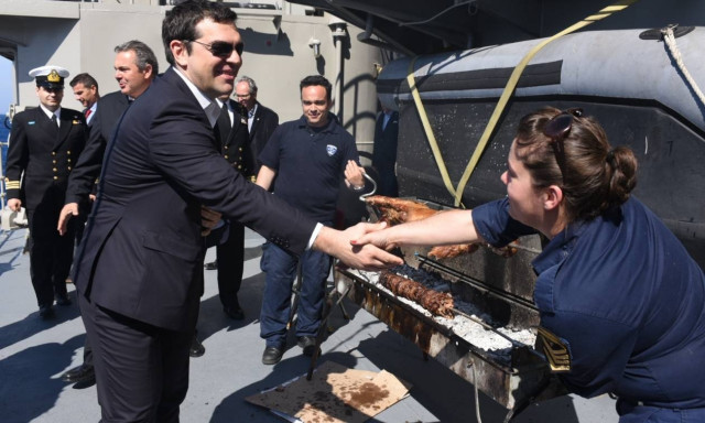 Πάσχα 2016: Στη φρεγάτα «Αδρίας» ο Αλέξης Τσίπρας (pics)