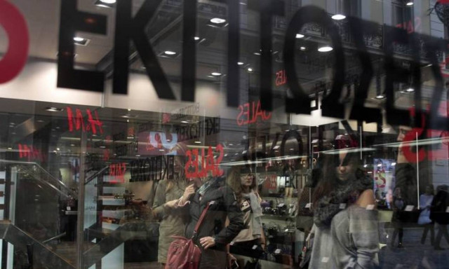 Ενδιάμεσες εκπτώσεις: Πότε ξεκινούν και πώς θα λειτουργήσουν τα καταστήματα