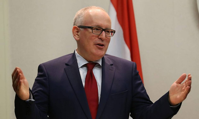 Αντιπρόεδρος Κομισιόν: Η Ελλάδα αξίζει τη στήριξη των εταίρων της στο προσφυγικό