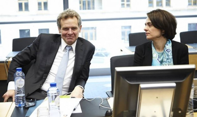 «Στάζουν αίμα» τα προληπτικά μέτρα του ΔΝΤ: Απολύσεις και «τσεκούρι» σε μισθούς και συντάξεις