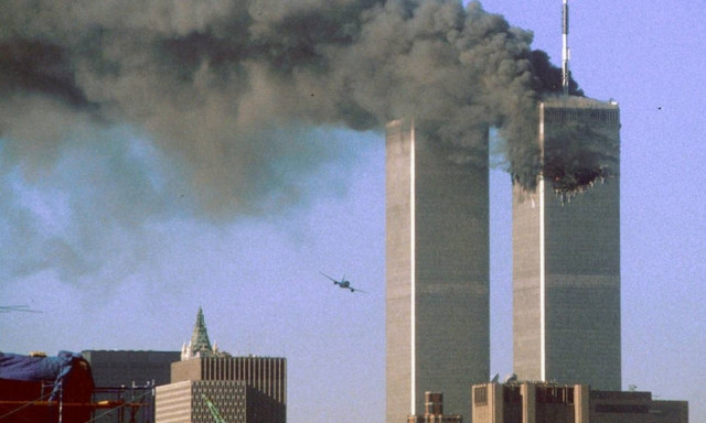 Βίντεο σοκ! Ολογράμματα τα αεροπλάνα στους Δίδυμους Πύργους;