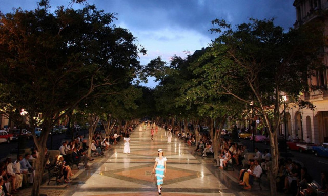 Η ιστορική επίδειξη μόδας της Chanel στην Κούβα! (pics)