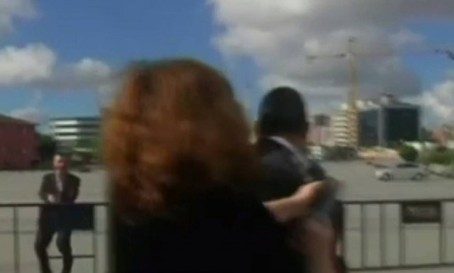 Turkish journalist Can Dundar shot at outside court