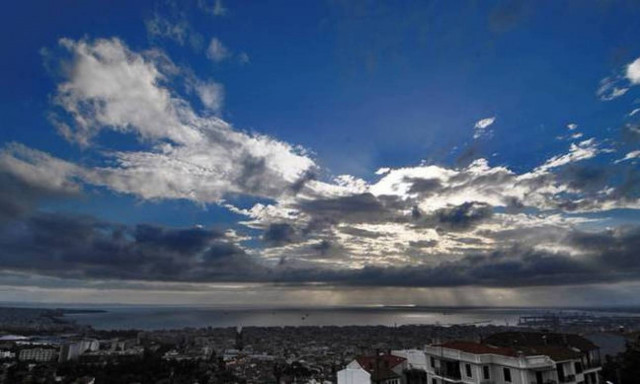 Με συννεφιά και τοπικές βροχές ο καιρός της Παρασκευής (pics)