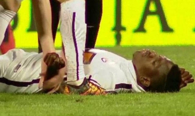 Σοκαριστικό βίντεο: Νεκρός 26χρονος ποδοσφαιριστής που έπαθε ανακοπή την ώρα του αγώνα!