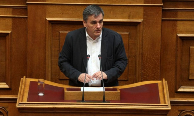 Στα τάρταρα το αφορολόγητο: Πέφτει στα 8.636 ευρώ!