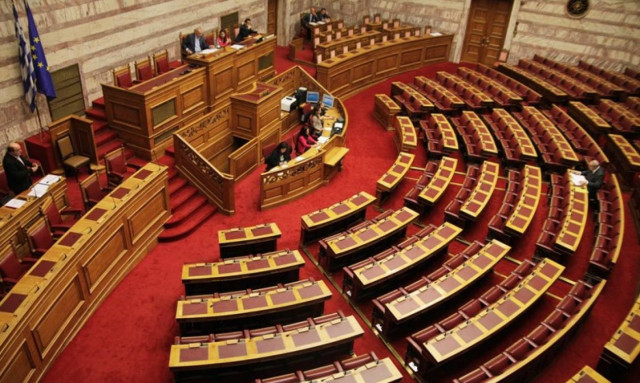 «Βροχή» τροπολογιών στη Βουλή: Βγάζουν… λάδι τον Σταθάκη και «πετσοκόβουν» το αφορολόγητο!