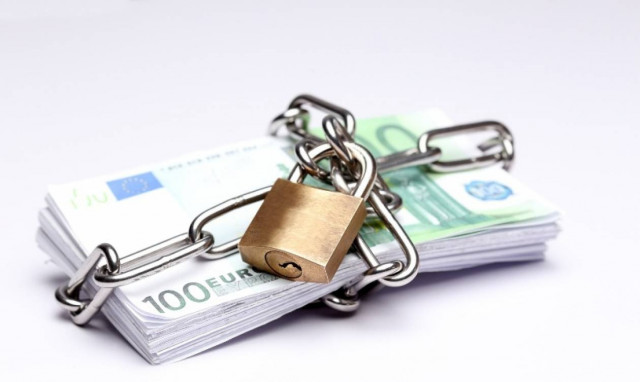 Εφορία: Έρχονται κατασχέσεις και διαπόμπευση οφειλετών