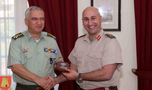 Στη Μάλτα ο στρατηγός Κωσταράκος (pics)