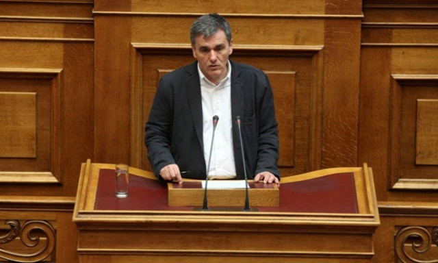 Ασφαλιστικό – Θριαμβολογεί ο Τσακαλώτος: Το αφορολόγητο είναι από τα υψηλότερα στην Ευρώπη!