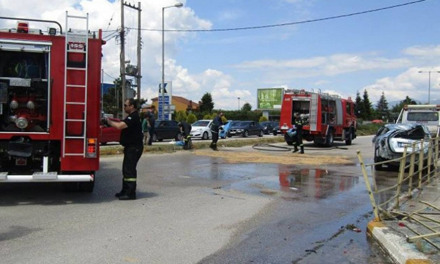 Ιωάννινα: Τροχαίο στον κόμβο του ΤΕΙ με δύο τραυματίες (pics)