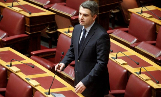 Ασφαλιστικό 2016 - Βουλή: Σύγκρουση Κωνσταντινόπουλου - Μπάρκα για τα 500.000 ευρώ της «Αυγής»