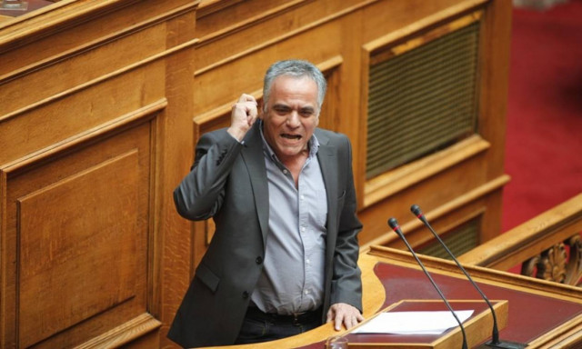 Ασφαλιστικό 2016 - Χαμός στη Βουλή: «Μετωπική» Σκουρλέτη - Παππά με εκφράσεις πεζοδρομίου