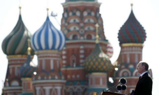 Η Ρωσία γιορτάζει την Ημέρα της Νίκης επί της ναζιστικής Γερμανίας (Pics & Vids)