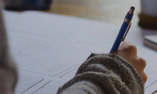 Απίστευτη high tech... αντιγραφή σε εξετάσεις για την Ιατρική Σχολή! (pics)