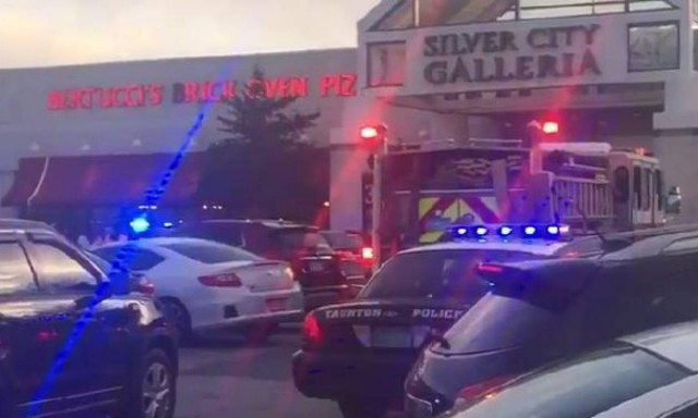 Αιματηρό επεισόδιο με μαχαίρι σε εμπορικό κέντρο κοντά στη Βοστώνη