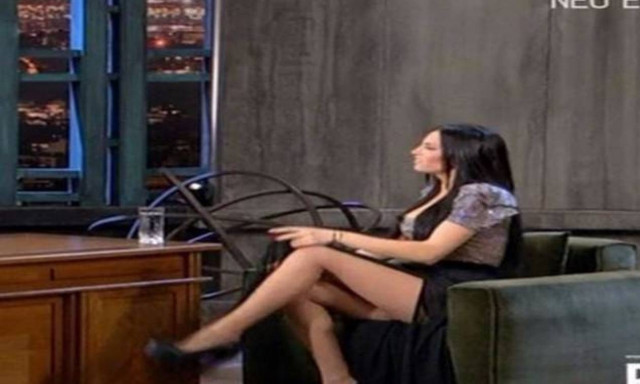 Μας έστειλε αδιάβαστους το σταυροπόδι της Αλεξανδράκη! (video, photos)