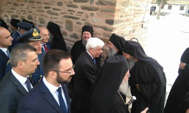 Παυλόπουλος από το Άγιον Όρος: Υπερήφανοι όλοι οι Έλληνες για την ευλογημένη Χερσόνησο του Άθω