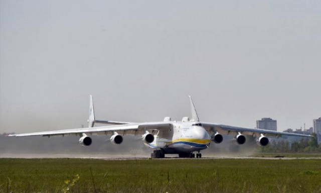 Στους αιθέρες το μεγαλύτερο αεροπλάνο στον κόσμο! (pic+vid)